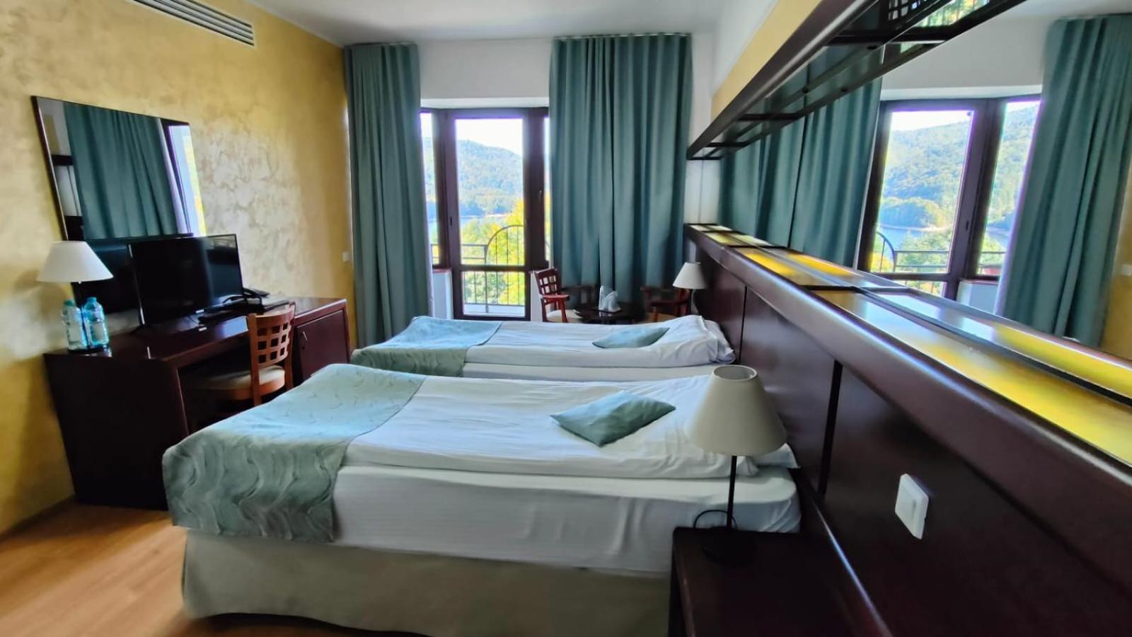 Hotel Valea Cu Pesti Căpăţîneni-Ungureni Extérieur photo