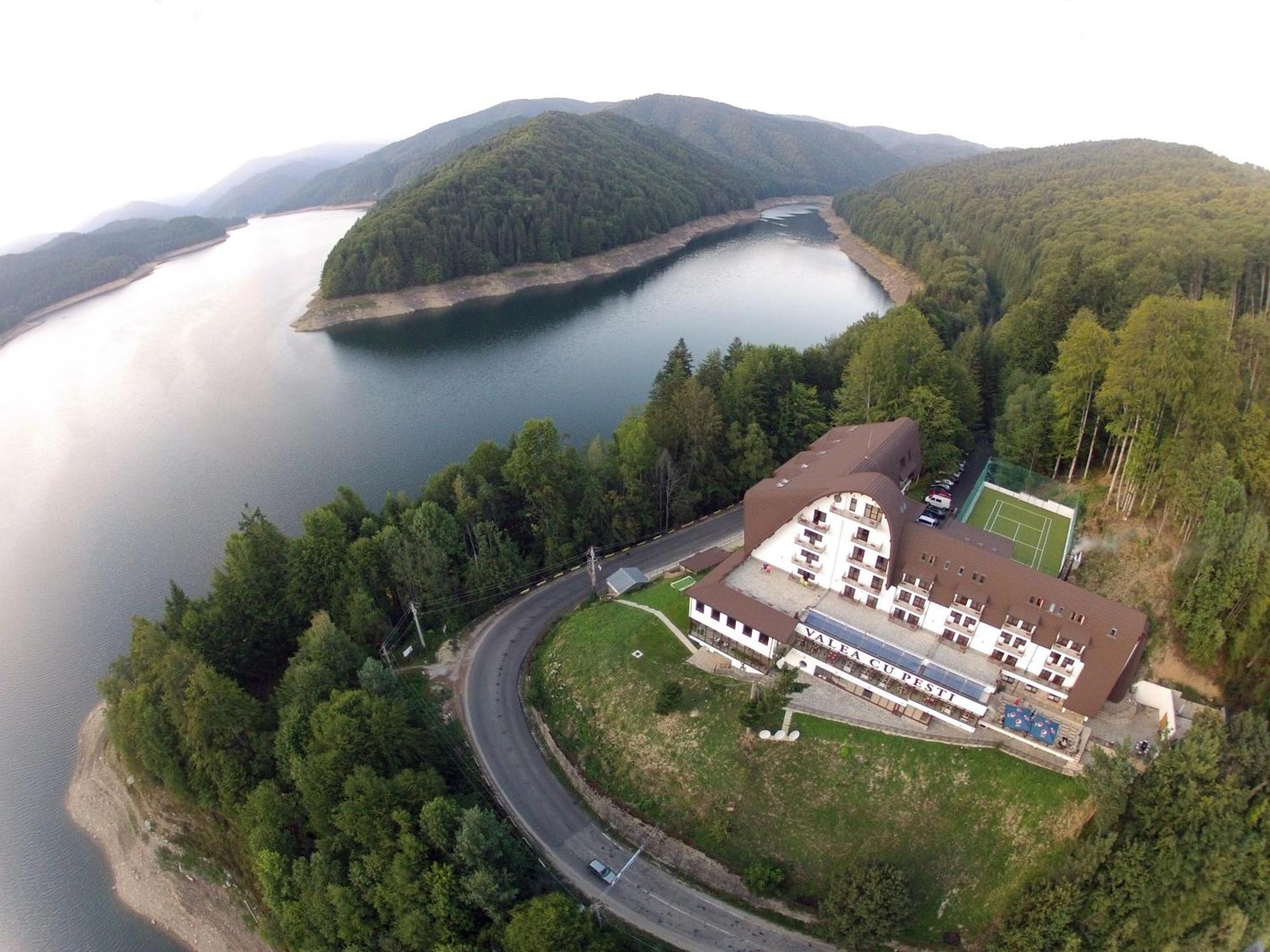 Hotel Valea Cu Pesti Căpăţîneni-Ungureni Extérieur photo